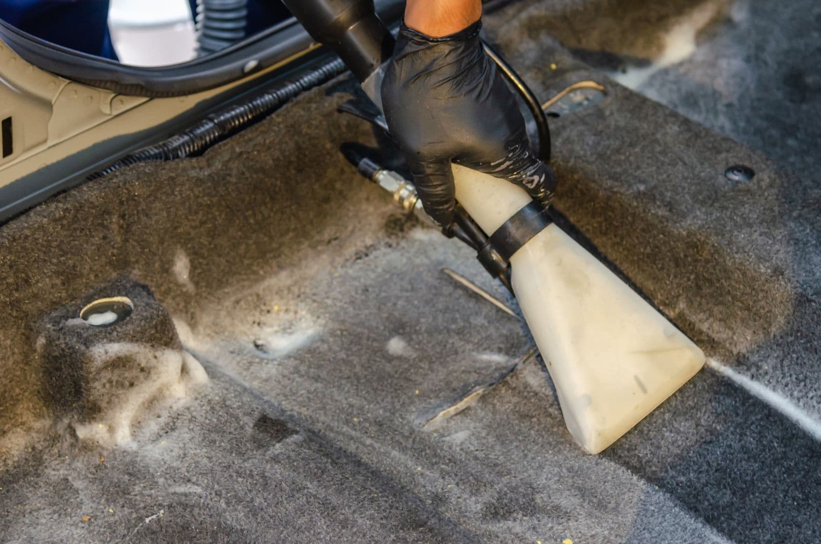 Carpet shampoo and extraction